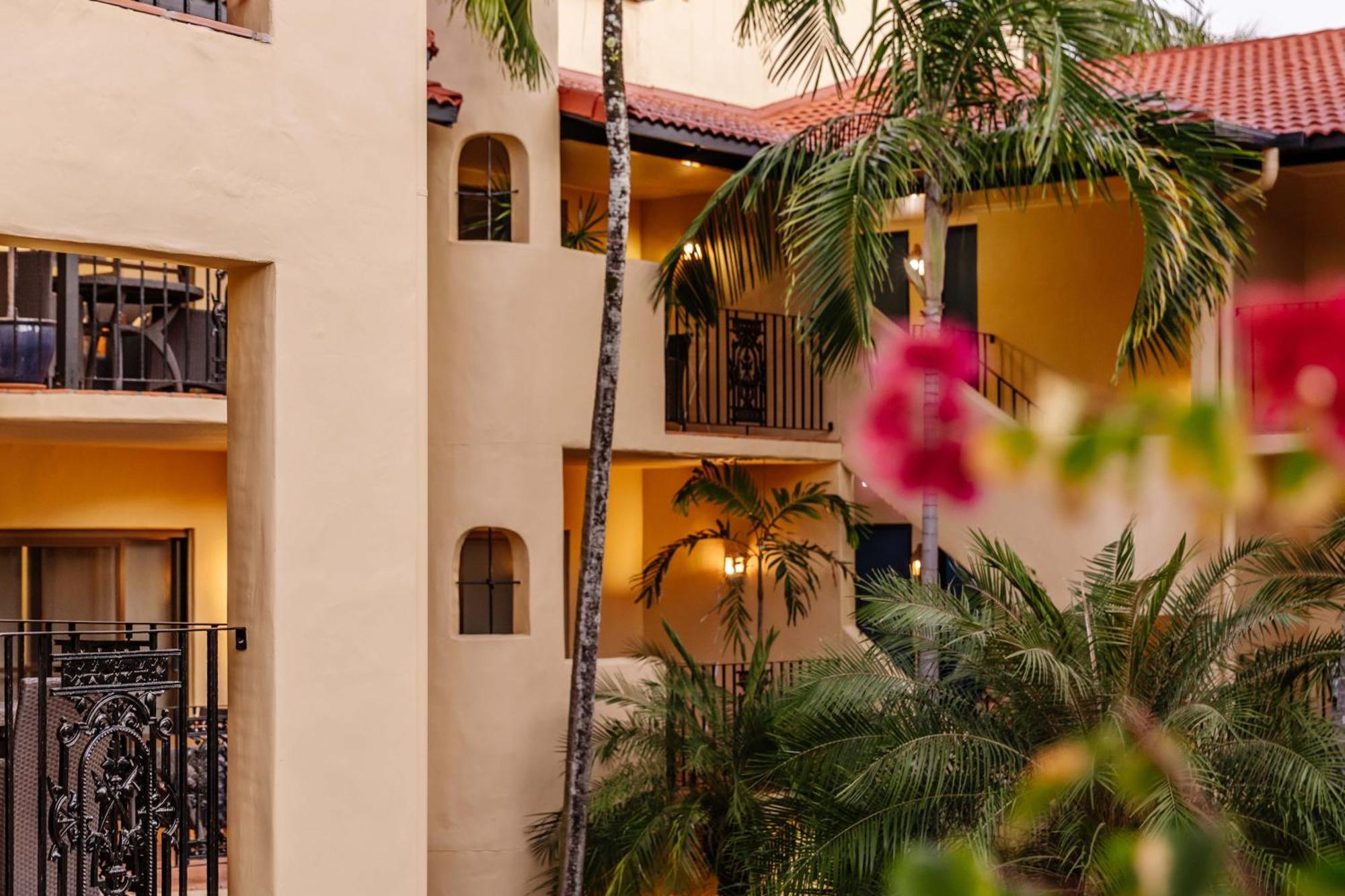Villa San Michele Port Douglas Exteriör bild