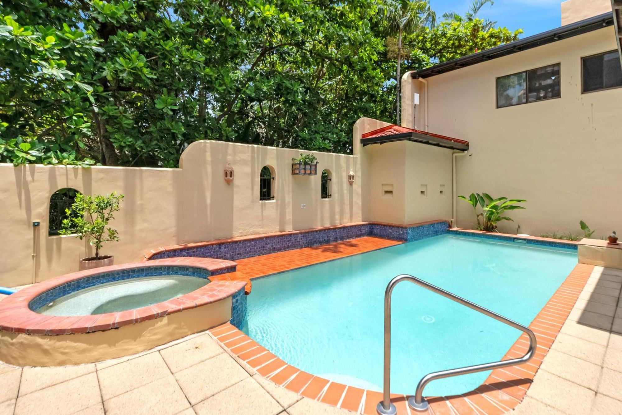 Villa San Michele Port Douglas Exteriör bild